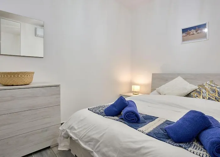Two Bedroom Apartment In Xemxija, St. Paul\'S Bay