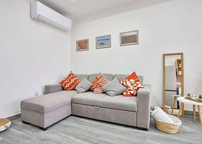 Two Bedroom Apartment In Xemxija, St. Paul\'S Bay
