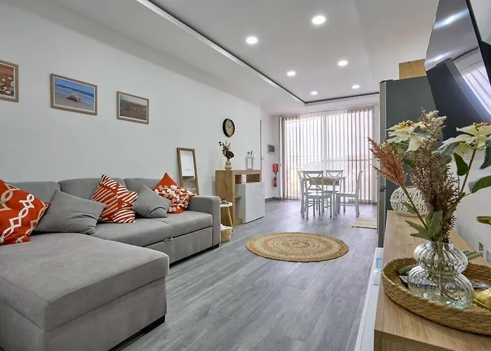 Two Bedroom Apartment In Xemxija, St. Paul\'S Bay