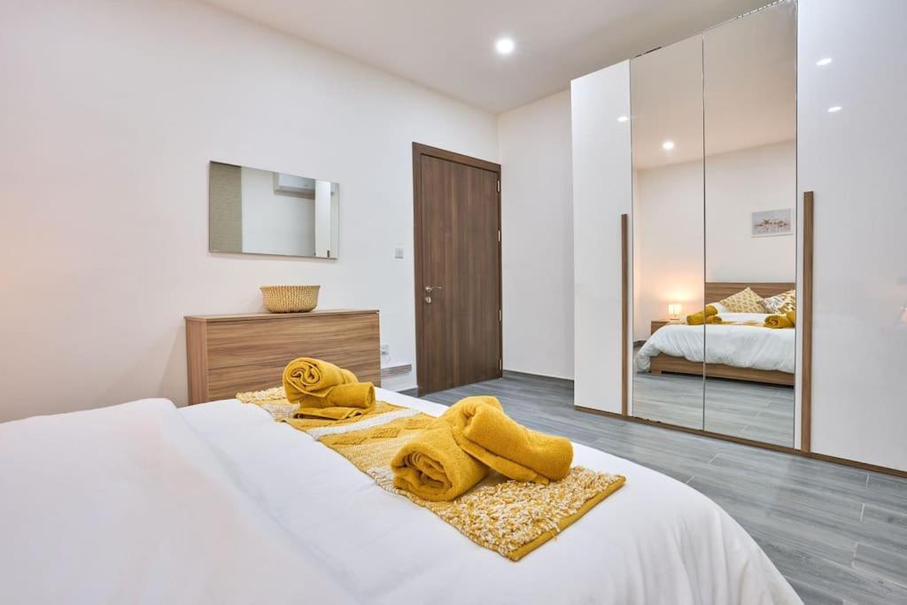 Two Bedroom In Xemxija,
