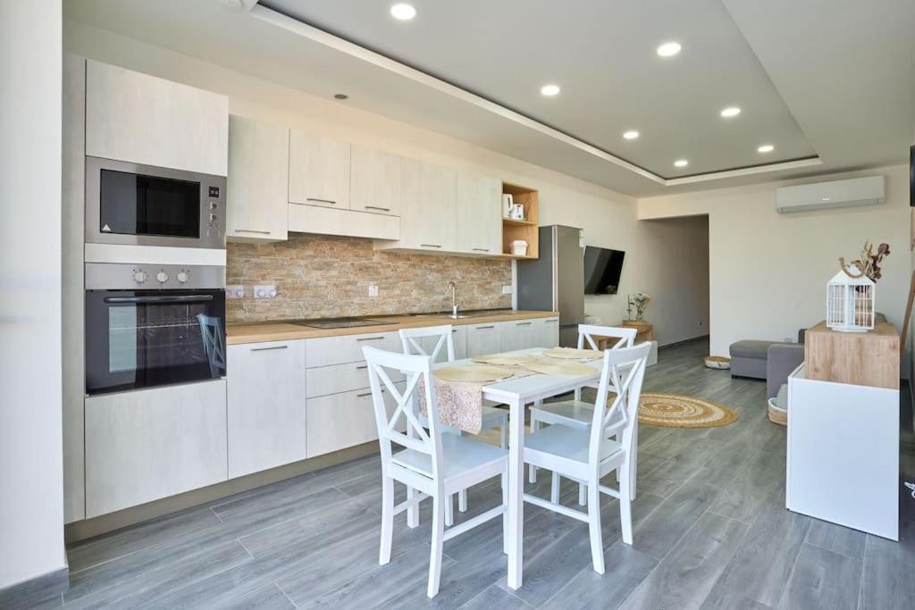 Two Bedroom In Xemxija, Apartment
