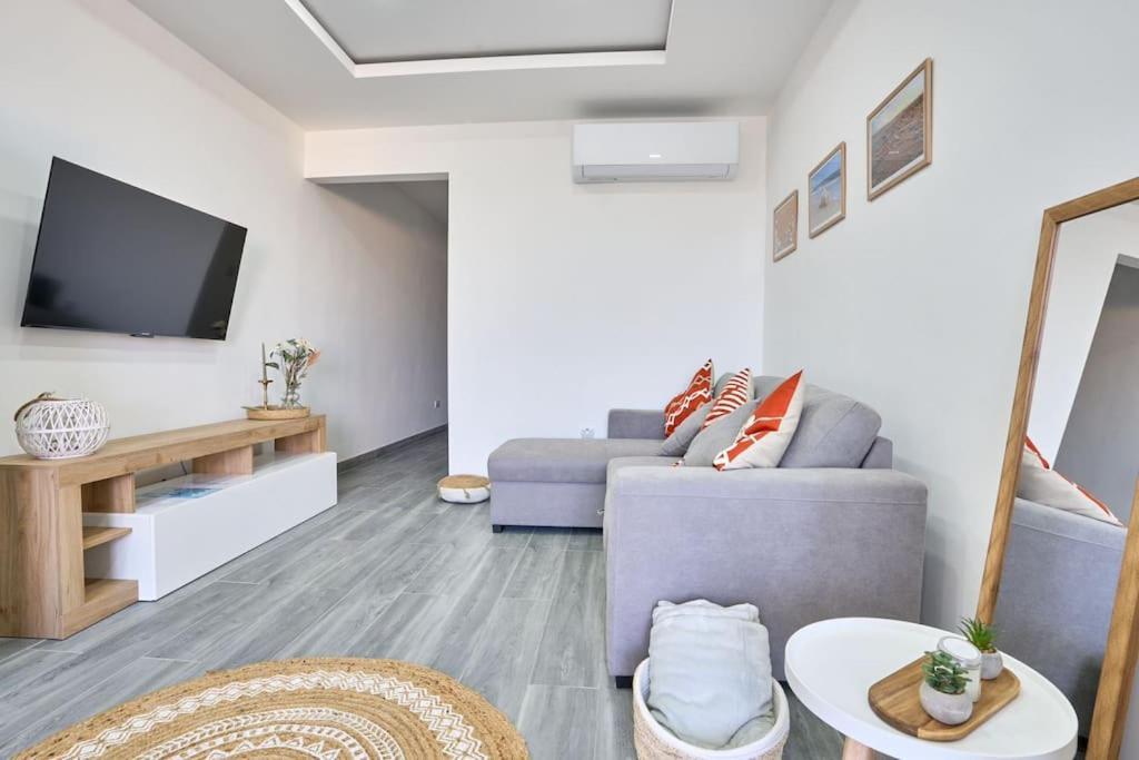 Two Bedroom In Xemxija,