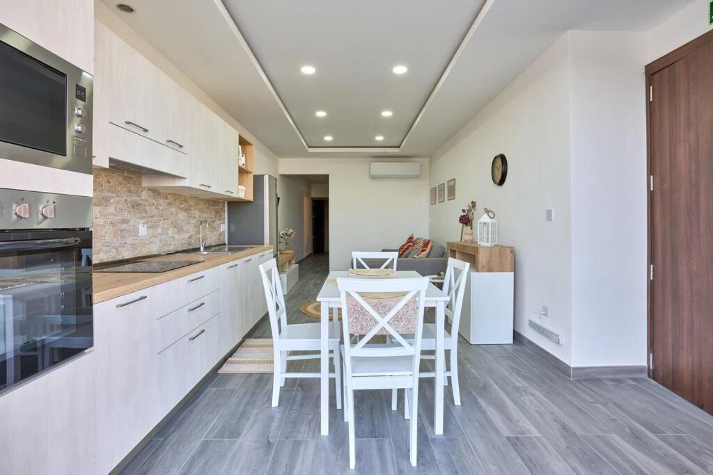 Two Bedroom In Xemxija, Apartment St. Paul's Bay