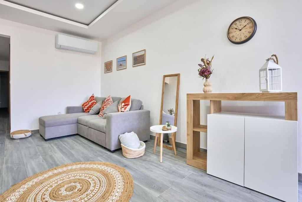 Two Bedroom In Xemxija, *